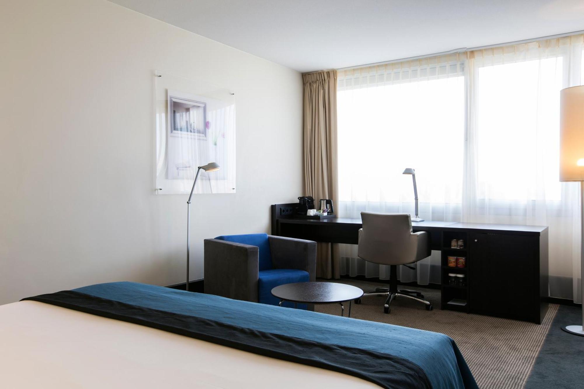 Premium King Room City View,1705978894:JPEG